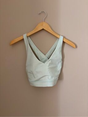 Lululemon Pale Mint Cross-Back Sports Bra Top Sz6 NWOTs